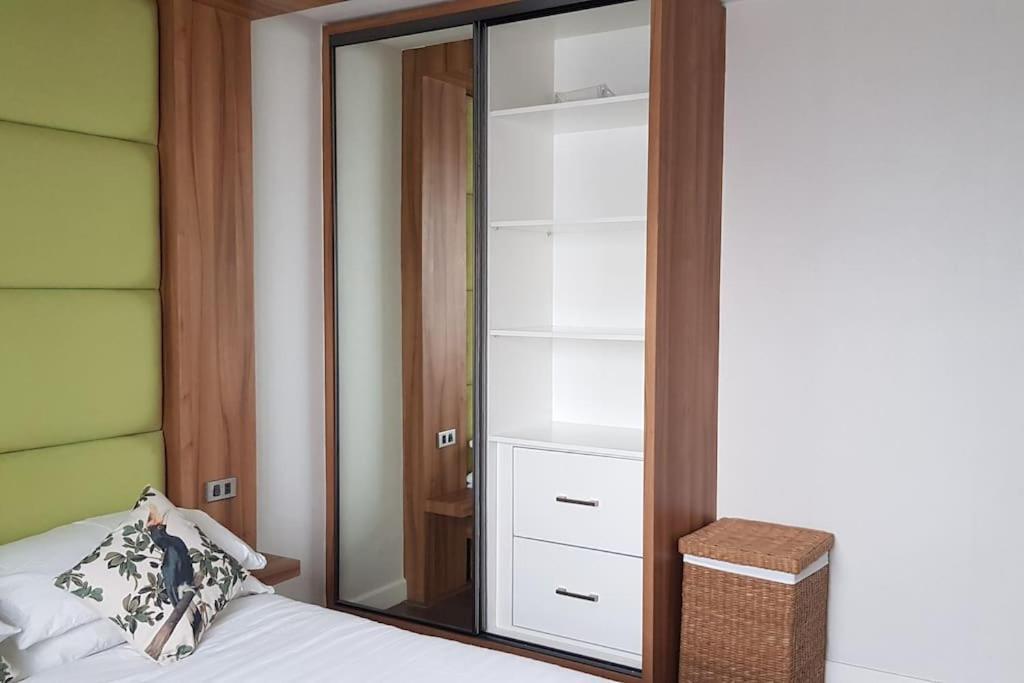 Modern 1bd Executive Suite, Netflix Wifi Pool Gym