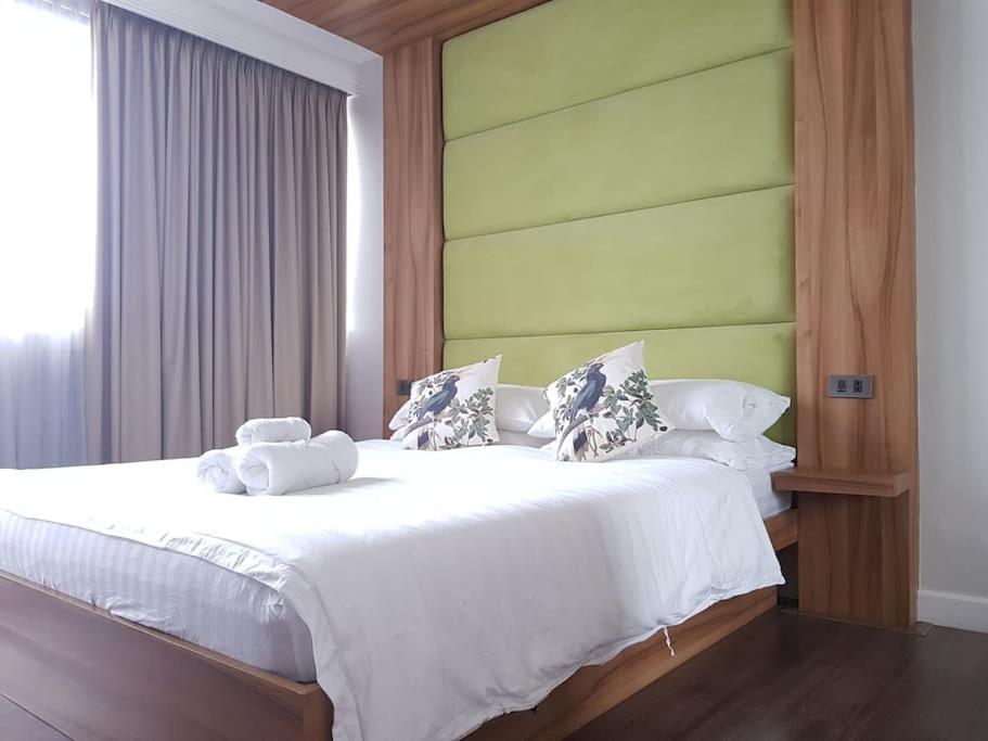 Villa Modern 1bd Executive Suite, Netflix Wifi Pool Gym